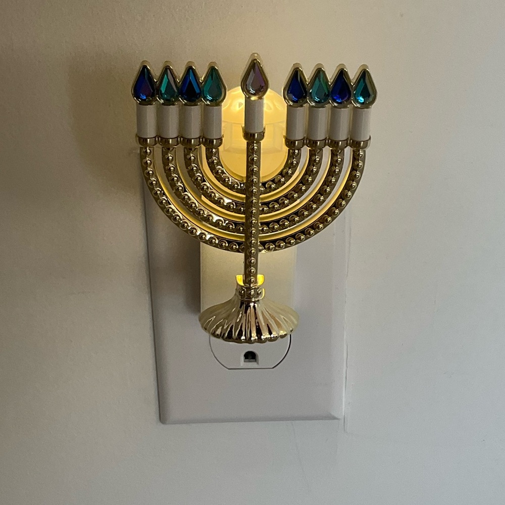 Bath and Body Works Menorah Nightlight Wallflower Plug